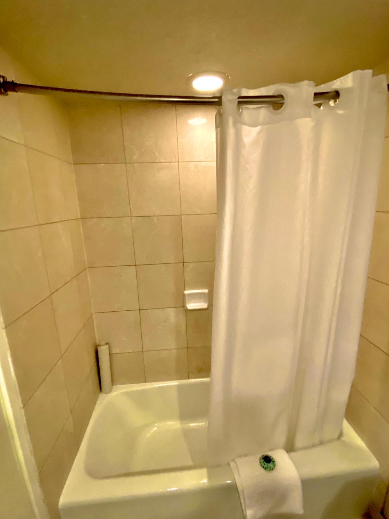 Cozy Studio With Free Parking In Waikiki Honolulu Bagian luar foto