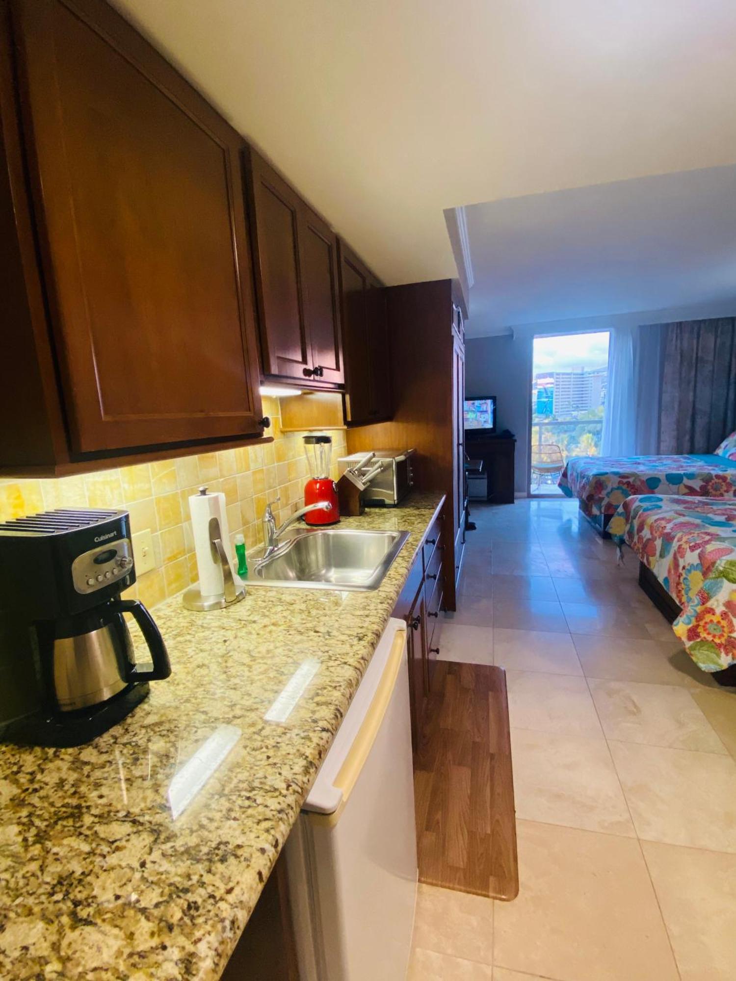 Cozy Studio With Free Parking In Waikiki Honolulu Bagian luar foto